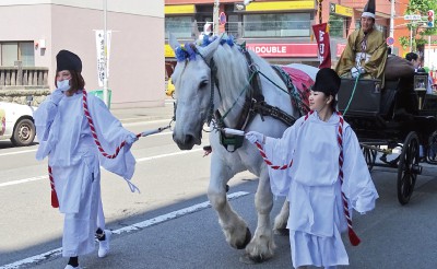 ミルキー号・キング号　北海道神宮例祭神輿渡御 参加